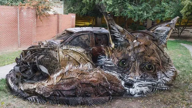 Kreasikan Barang Tak Layak Pakai Jadi Patung, 6 Karya Seniman Ini Bikin Kagum