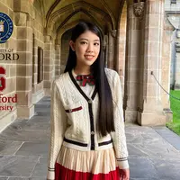 Oxford dan Stanford di tangan Mischka Aoki terasa seperti cerita yang sudah bisa ditebak—sampai kamu melihat proses di baliknya. (Mischka-Devon)