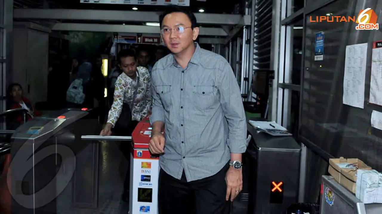 ahok-jalan-kaki-140116a.jpg