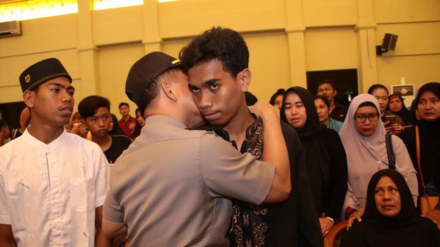 Kapolri Jenderal Tito Karnavian mengucapkan belasungkawa kepada keluarga Bripka Marhum (istimewa)