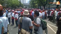 Jeritan Demonstran Pensiunan BRI