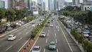 Sejumlah kendaraan melintasi tol dalam kota di kawasan Semanggi, Jakarta, Rabu (13/2). Rencananya PT Jasa Marga Tbk (persero) akan menaikkan tarif Tol Dalam Kota Jakarta. (Liputan6.com/Faizal Fanani)