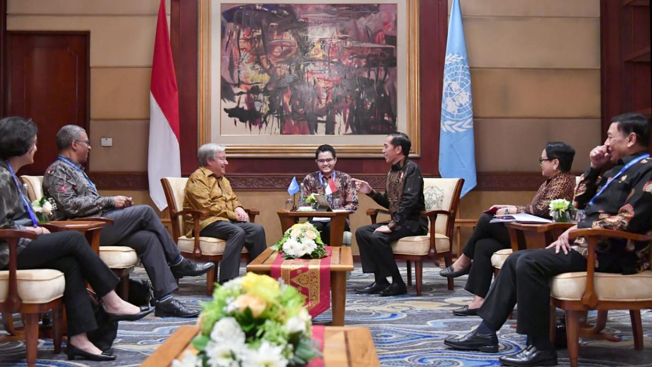 Jokowi Bertemu Sekjen PBB di Bali