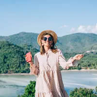 Luangkan waktu untuk menikmati liburan tengah tahun untuk menghilangkat penat dari lelahnya bekerja,(Foto: Freepik/kroshka__nastya)