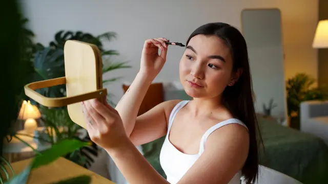 Makeup Tetap Fresh Meski Berkeringat, Ini Tips Aplikasinya dan Cara Touch-Up Cepat