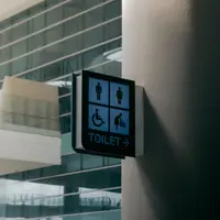 Standar toilet untuk difabel (foto: Pexels/Ondosan Sinaga)