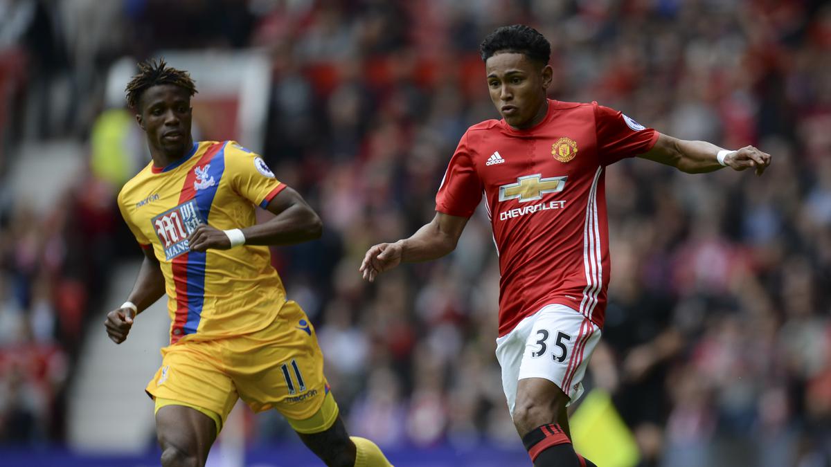 Eks Akademi Manchester United Akui Gunakan ChatGPT untuk Negosiasi Kontrak