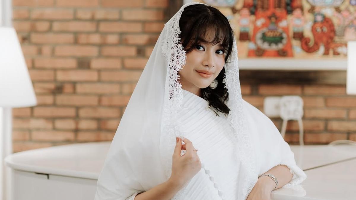 6 Potret Detail Outfit Adira Kania di Pengajian Jelang Nikah, Penuh Makna Spiritual