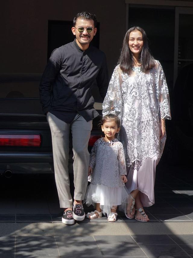 [Fimela] Atiqah Hasiholan