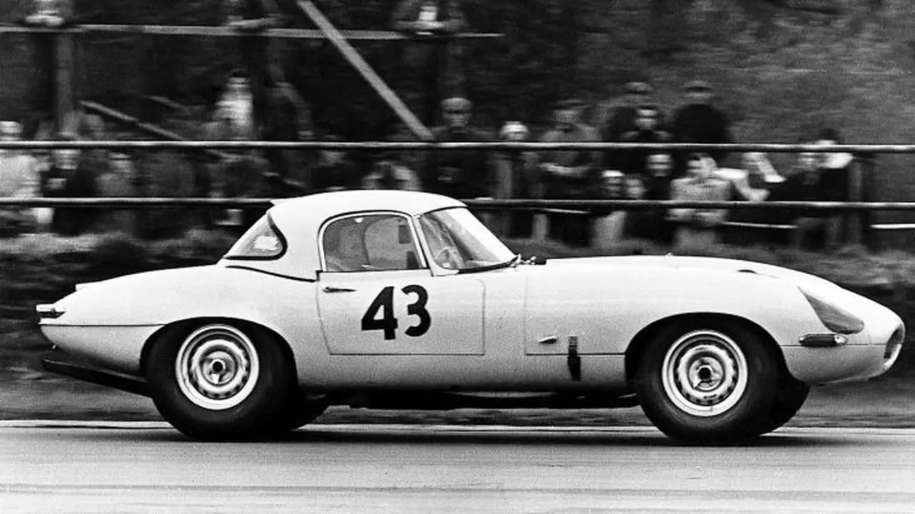 Jaguar Akan Bangkitkan E Type Era 1960-an