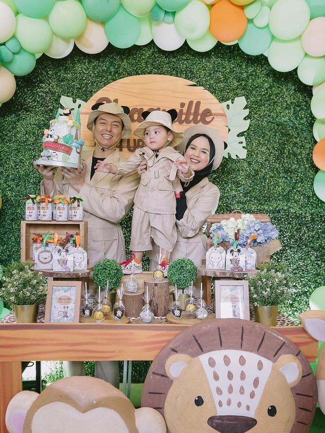 7 Momen Ulang Tahun Pertama Baby Shaquille, Putra Cut Meyriska dan Roger Danuarta