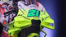 <p>Detail fairing motor pembalap MotoGP, Franco Morbidelli dalam launching tim Pertamina Enduro VR46 yang berlangsung di Balai Kartini, Jakarta, Sabtu (25/01/2025). (Bola.com/Bagaskara Lazuardi)</p>