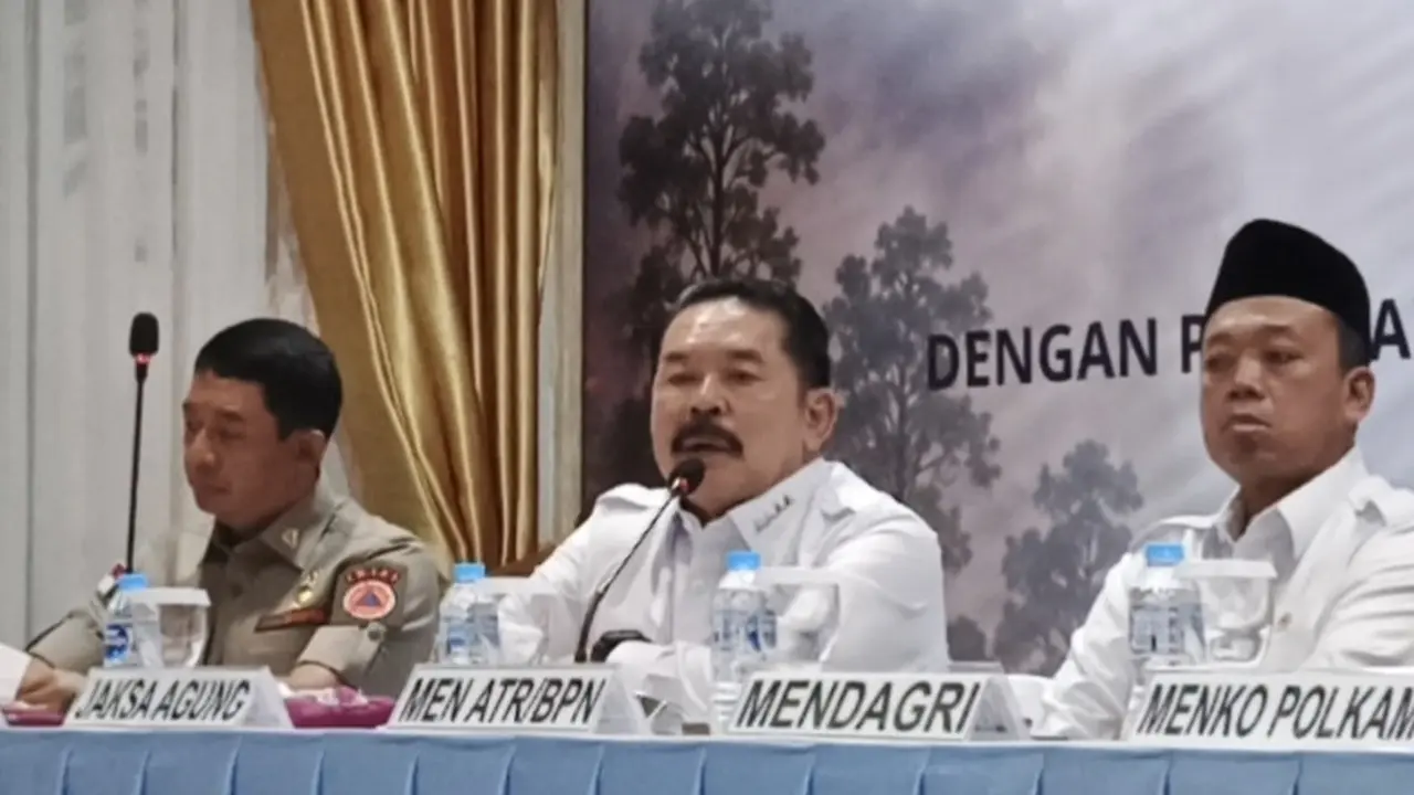 Jaksa Agung Sanitiar Burhanuddin dalam konferensi pers di Graha Marinir Panti Perwira, Kwitang, Jakarta, Senin (7/9/2026). (Liputan6.com/Dimas)