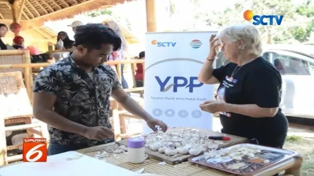 Yayasan Pundi Amal Peduli Kasih (YPP) bersama para koki profesional, bantu korban gempa di Lombok dengan sediakan sejumlah bahan makanan untuk kebutuhan di pengungsian.