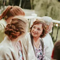 Cara Mengatasi Mertua Red Flag agar Hubungan Tetap Harmonis