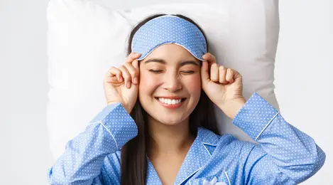 Skincare Malam Sering Menempel di Bantal Saat Tidur? Ini Beauty Hack yang Bisa Dicoba