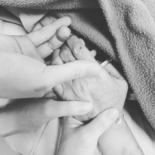 [Fimela] Ayah Leony Trio Kwek Kwek Meninggal Dunia
