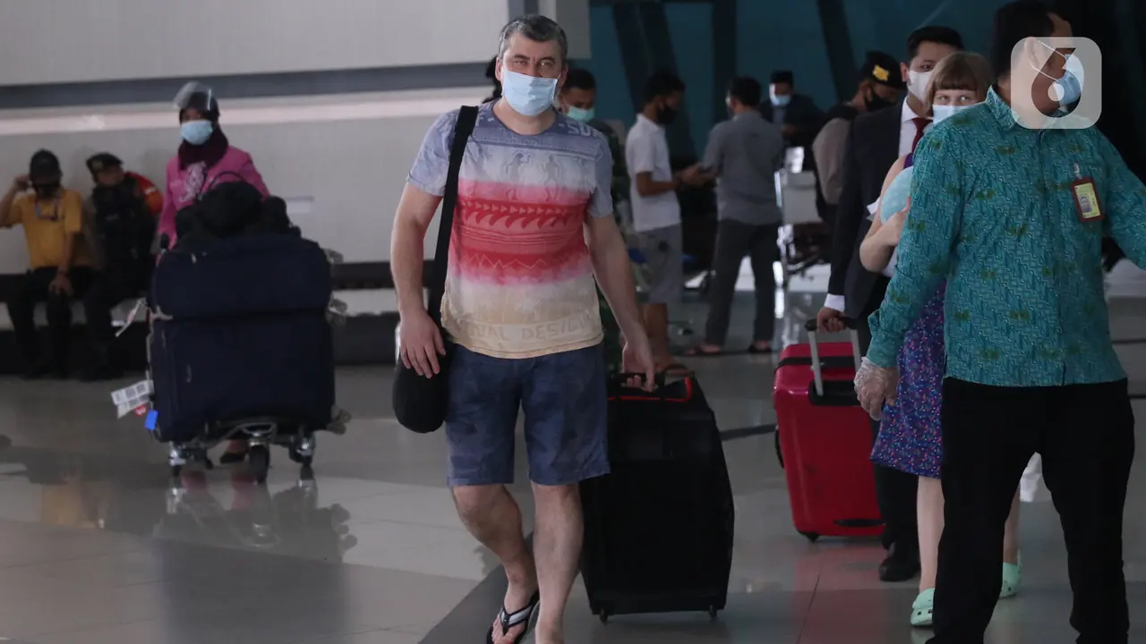 Larangan WNA Masuk Indonesia