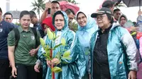 Ibu Negara Iriana Joko Widodo menanam mangrove di Labuan, Banten, Senin (11/3/2019).