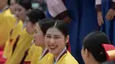 Pelajar mengenakan kostum tradisional Korea Selatan (Korsel) saat upacara Coming of Age Day di Namsan Hanok Village, Seoul, Senin (15/5). Coming of age day atau Hari Kedewasaan adalah hari libur resmi yang jatuh pada minggu ketiga bulan Mei (Ed JONES/AFP)