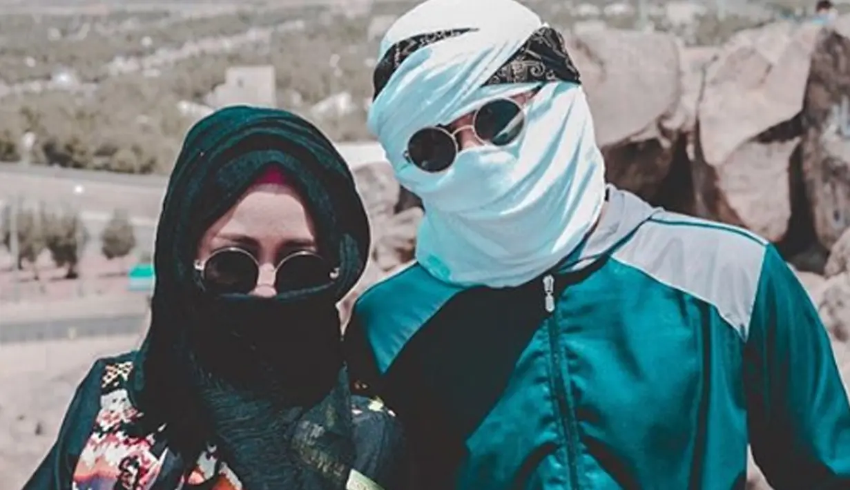 Atta Halilintar juga berfoto bersama sang adik, Sohwa Halilintar (Liputan6.com/IG/attahalilintar)