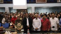 Menteri Pertanian (Mentan) Andi Amran Sulaiman memberikan kuliah umum di hadapan mahasiswa Universitas Hasanuddin, Makassar, Jumat (26/9/2025). Foto: Humas Kementan