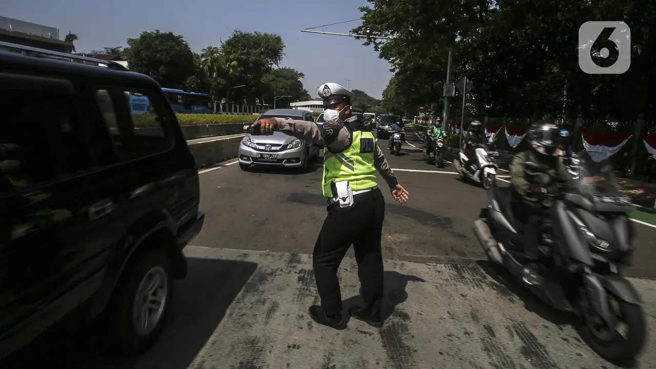 FOTO: Hari Pertama Pemberlakuan Ganjil Genap di Jakarta