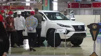 Toyota Indonesia mulai melakukan ekspor Toyota Fortuner ke Australia. (TMMIN)