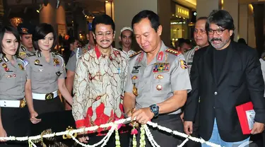 Kapolri Jenderal Sutarman membuka pameran Foto Pilpres 2014 di Mall Casablanca, Jakarta, Kamis (6/11/2014)(Liputan6.com/Johan Tallo)