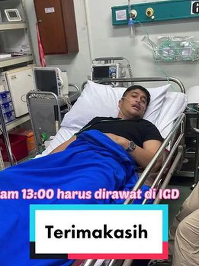 Irfan Hakim saat pingsan dan dilarikan ke rumah sakit