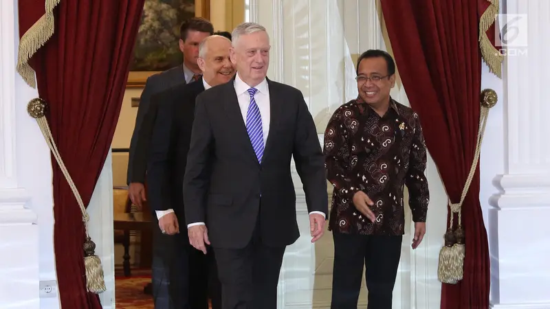 Presiden Jokowi Terima Menhan AS di Istana Merdeka