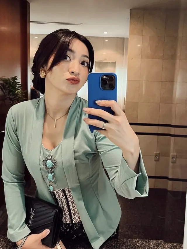 Hesti Purwadinata (@hestipurwadinata)