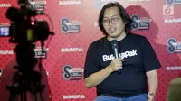 Founder dan CEO  Bukalapak Achmad Zaky memberikan keterangan kepada awak media saat merayakan HUT ke-8 Bukalapak di Jakarta, Rabu (10/1). (Liputan6.com/Faizal Fanani)