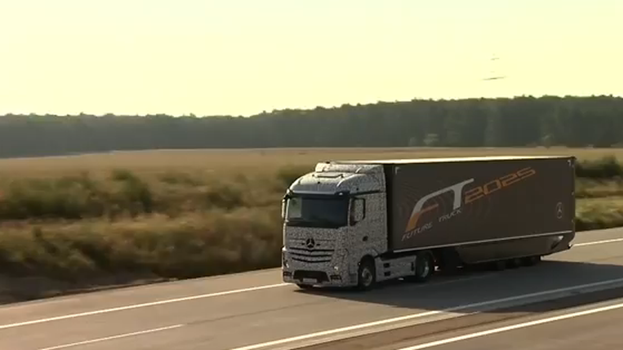 Mercedes Benz Rancang Truk Yang Bisa Nyupir Sendiri