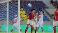 Momen Gelandang Timnas Indonesia U-22 Kena Roasting Pelatih Persis Gara-Gara Dapat Kartu Merah di SEA Games 2025