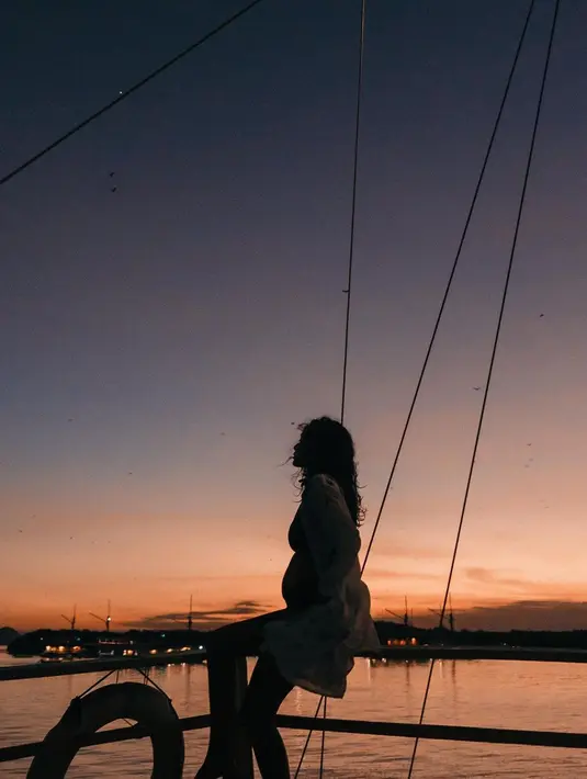 Baby Bump Faradina Mufti Istri Dimas Djay (Instagram/faradinamufti)