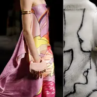 Tas baru Fendigraphy ditampilkan di catwalk Women’s Spring/Summer 2022./dok. rilis resmi Fendigraphy