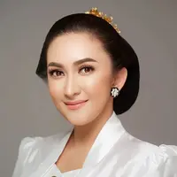 Jarang Disorot, Intip 4 Pesona Nafa Urbach dengan Kebaya Model Zaman Dahulu [@nafaurbach]