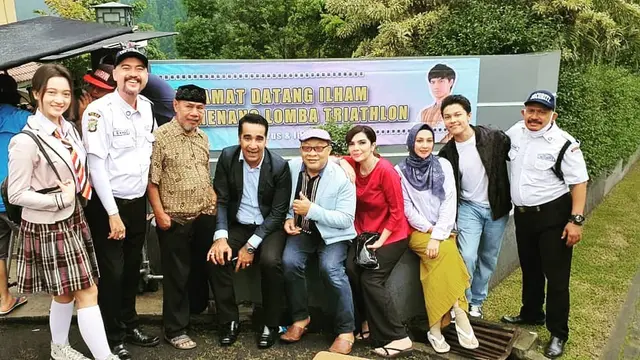 6 Potret Kenangan Edy Oglek Bareng Pemain My Love My Enemy, Jadi Sinetron Terakhir