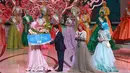 Menjadi juara 1 Puteri Muslimah Indonesia 2017, Syifa berhak mendapatkan berbagai hadiah menarik, yakni uang senilai Rp 50 Juta, paket perhiasan senilai Rp 30 Juta, dan paket liburan ke Korea. (Adrian Putra/Bintang.com)