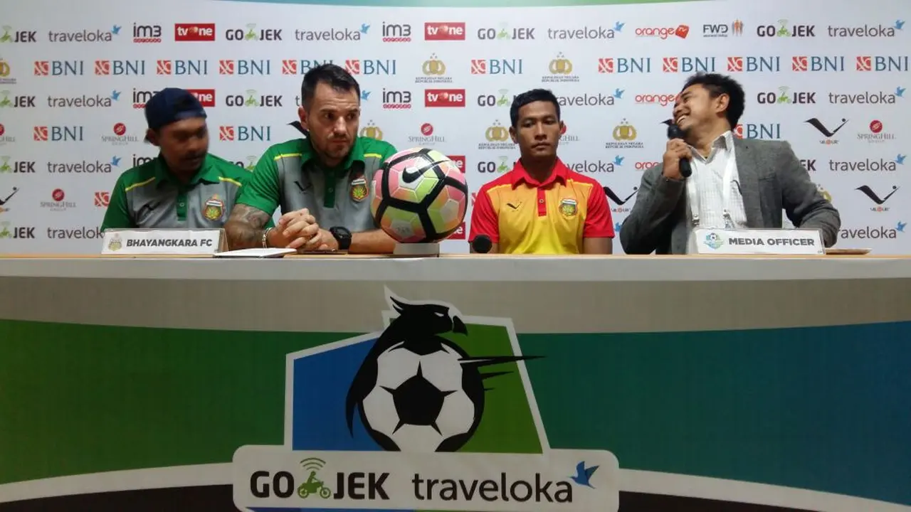 Pelatih Bhayangkara FC Simon McMenemy 