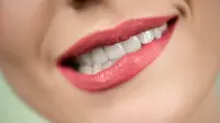 Sebelum Makin Parah, Ini Cara Setop Kebiasaan Menggigit dan Menjilat Bibir