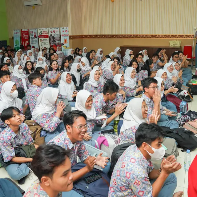 Peduli Korban Bullying, Ini 7 Momen Baim Wong Jadi Pembincara di Sekolahan