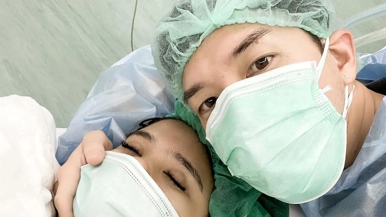 Lahir Sebelum Baby Shower, Ini 6 Momen Bahagia Persalinan Audi Marissa