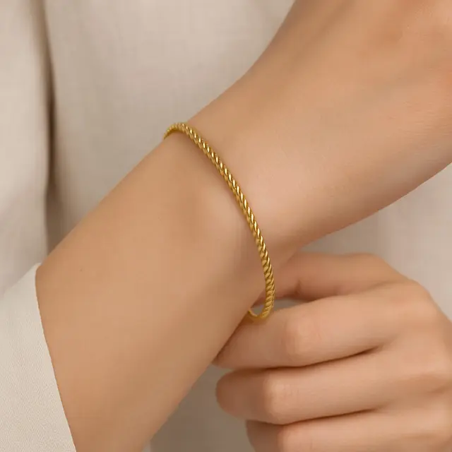 Gelang Oval Emas Kecil