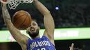 Pebasket Orlando Magic, Evan Fournier, memasukan bola saat melawan San Antonio Spurs pada laga NBA di Amway Center, Sabtu (28/10/2017). San Antonio Spurs takluk 87-114 dari Orlando Magic. (AP/John Raoux)