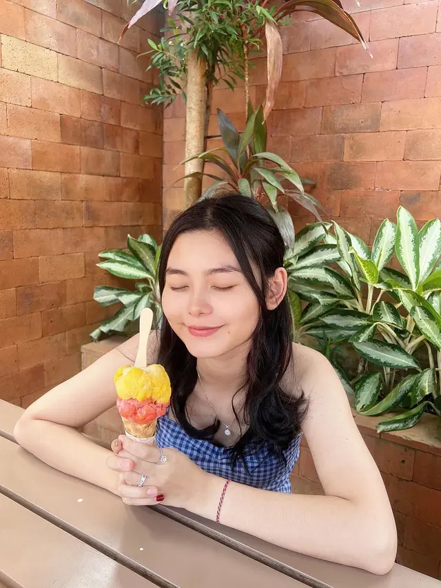 Tanpa Marshel Widianto, Ini 7 Potret Cesen Eks JKT48 Babymoon ke Bali