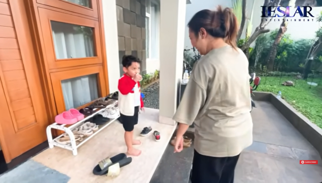 7 Potret taman rumah Lesti Kejora, minimalis tapi asri banget