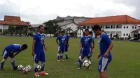 Persib saat sesi latihan. (Bola.com/Erwin Snaz)