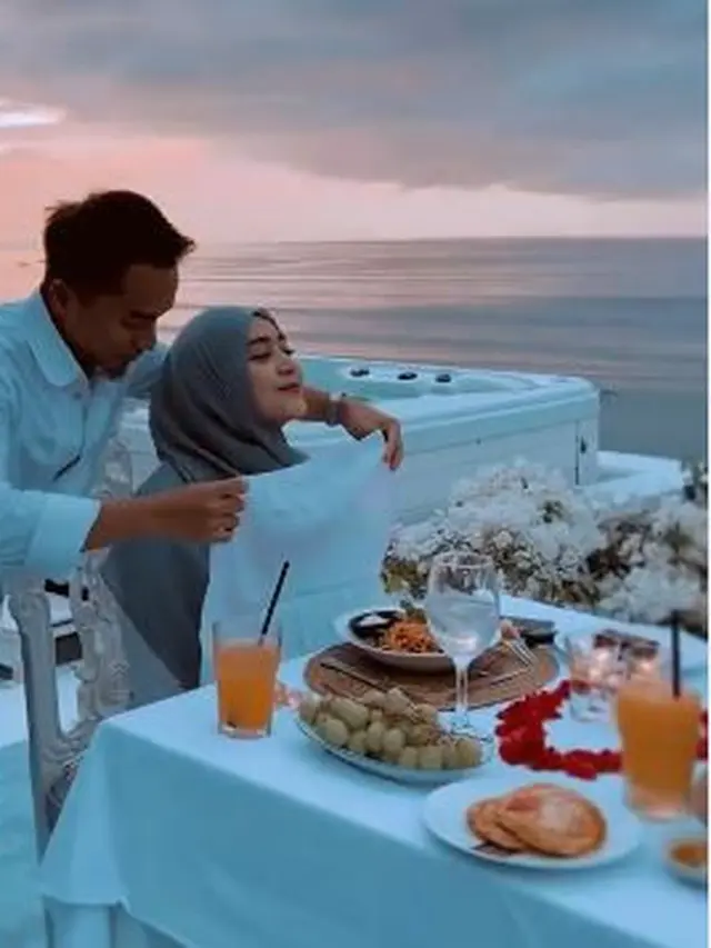 6 Potret Liburan Taqy Malik dan Istri di Bali, Rayakan Anniversary Pertama